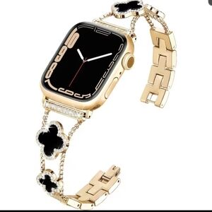 EMAYSPORIUM Luxury Gold Apple Watch Bracelet W/Four Leaf Clover-(NEW)
